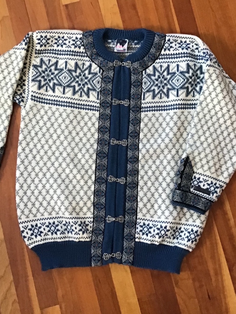 Vintage Dale of Norway Wool Pewter Clasp Cardigan Sweater XL Nordic Like New